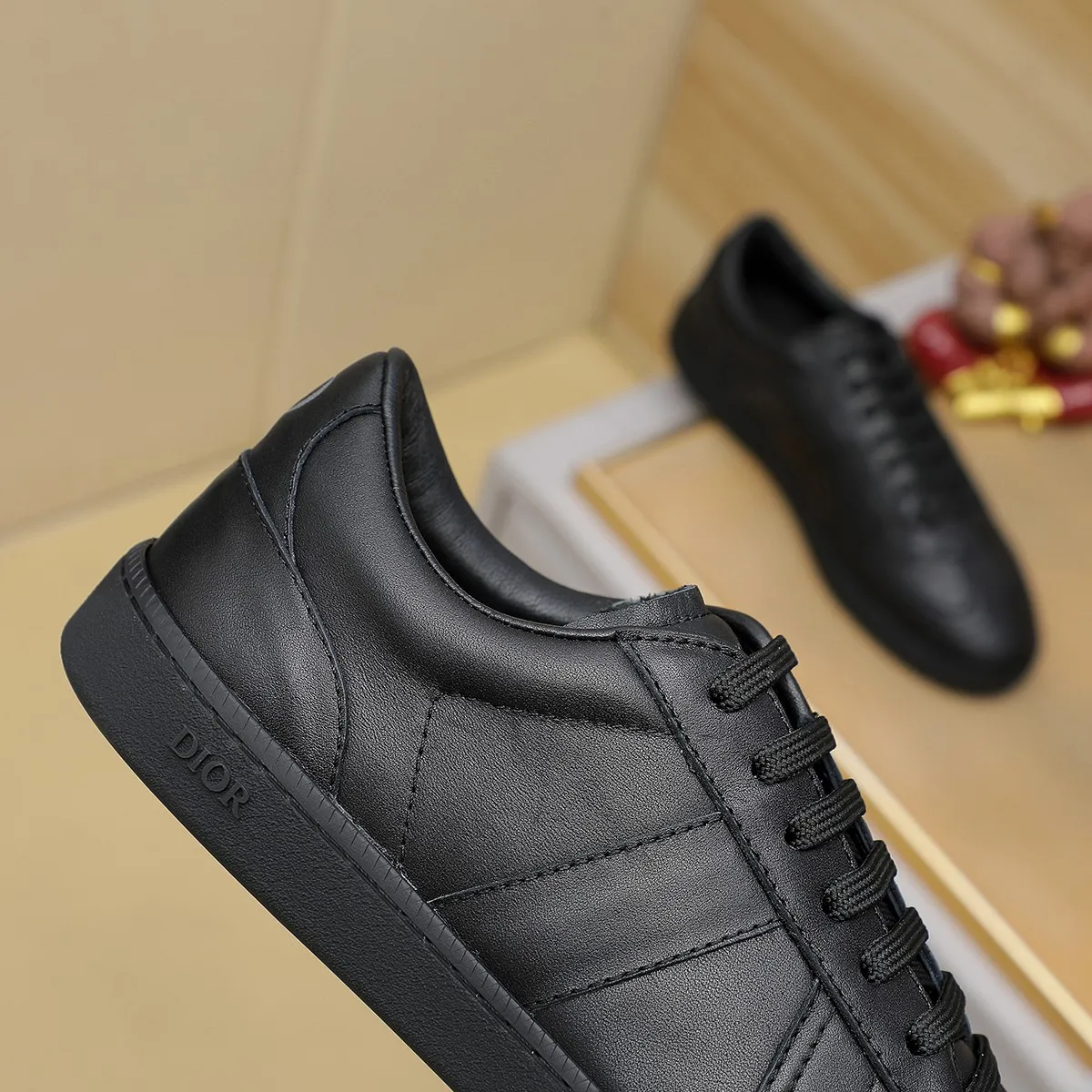 Men's clothing and shoes 💰540 💰🔥[Dior] High-end top-notch 🔝 purchasing agent 🔍🔍The latest 🇺🇸 counters are on sale simultaneously, original Italian calfskin (high-end, extravagance, and grade) with exquisite workmanship (cowhide Inner lining) Sole: Original sole provided by the original factory ⚠️Outsole. Comfortable, wear-resistant, non-slip, real-life photo🎬The real thing is more beautiful🔍Color: 4 colors available💕💕Number of yards: 39-44...